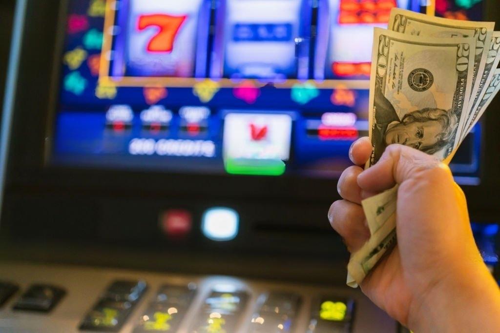 Khám phá casino trực tuyến với những khuyến mãi hấp dẫn dành cho thành viên mới