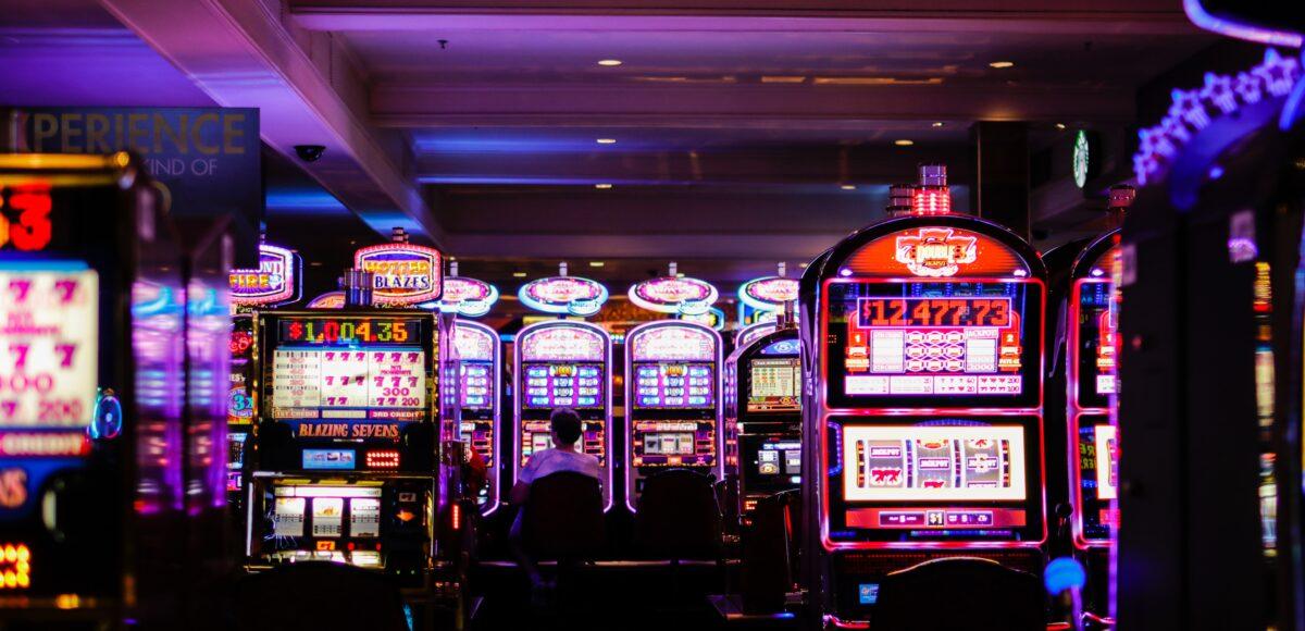 Khám phá trải nghiệm đánh bài trực tiếp casino hấp dẫn nhất năm 2024